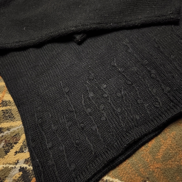 Elegant Black Turtleneck Sweater for Women - Picture 7 of 9